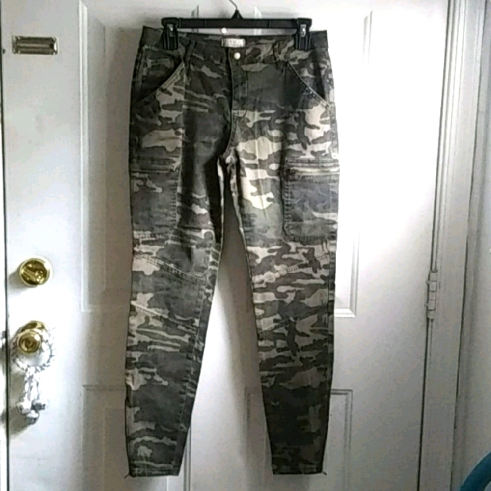 Camo pants